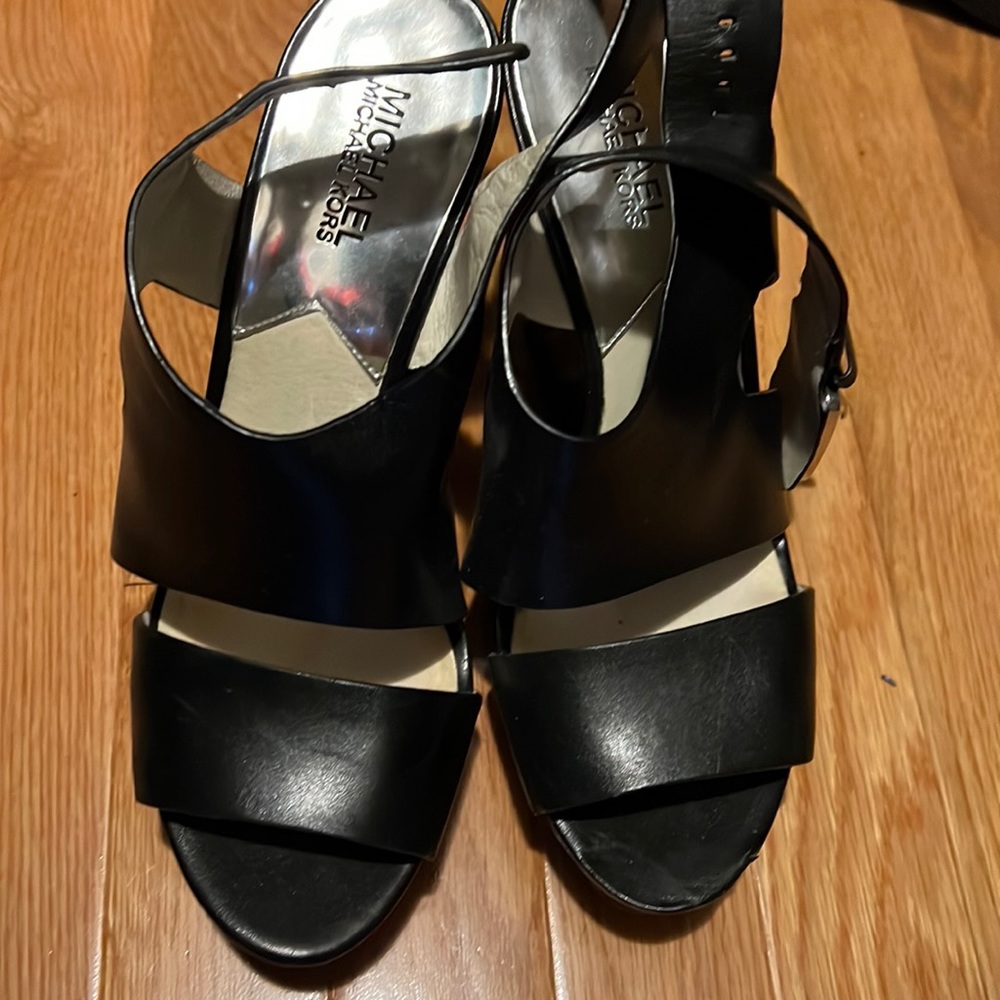 Beautiful soft Michael kors wedges. Size 9 fits like 8.5